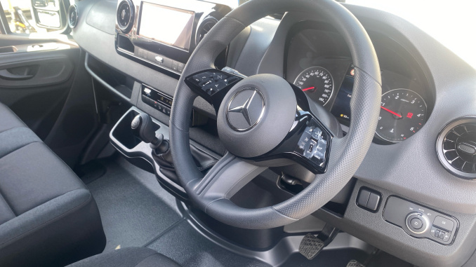 Mercedes-Benz Sprinter 315Cdi L2 Diesel Rwd 3.5t H2 Pro Van 9G-Tronic - Image 18
